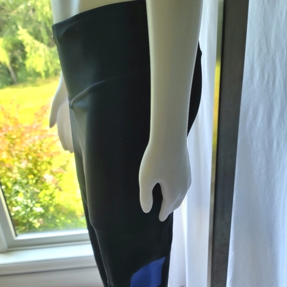 GapFit Blackout Technology Black Leggings Size M - Picture 2 of 7